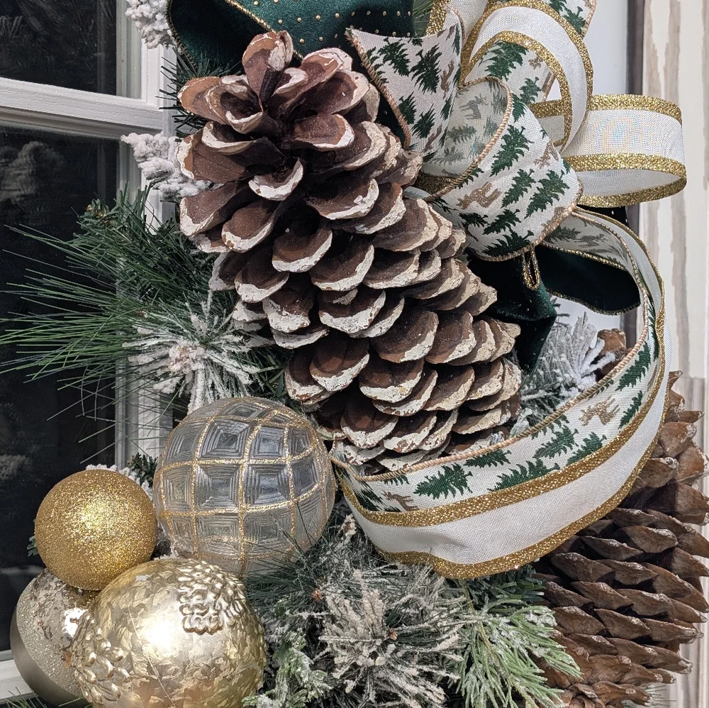 Elegant, Chic Emerald Green & Gold Door Swag